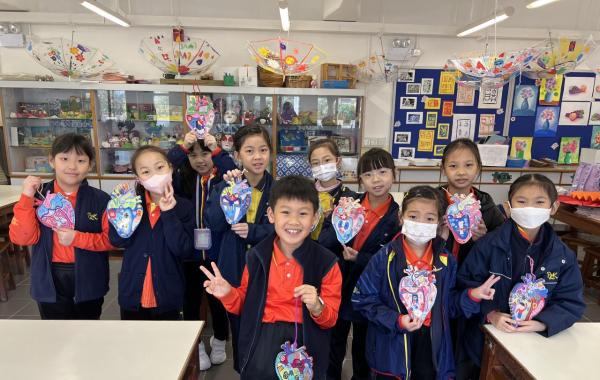 學生以「香港殘疾運動員」為主題創作作品，通過展示他們的非凡人生和成就。學生創作出精彩的作品，讓更多人認識到殘疾運動員的非凡人生！