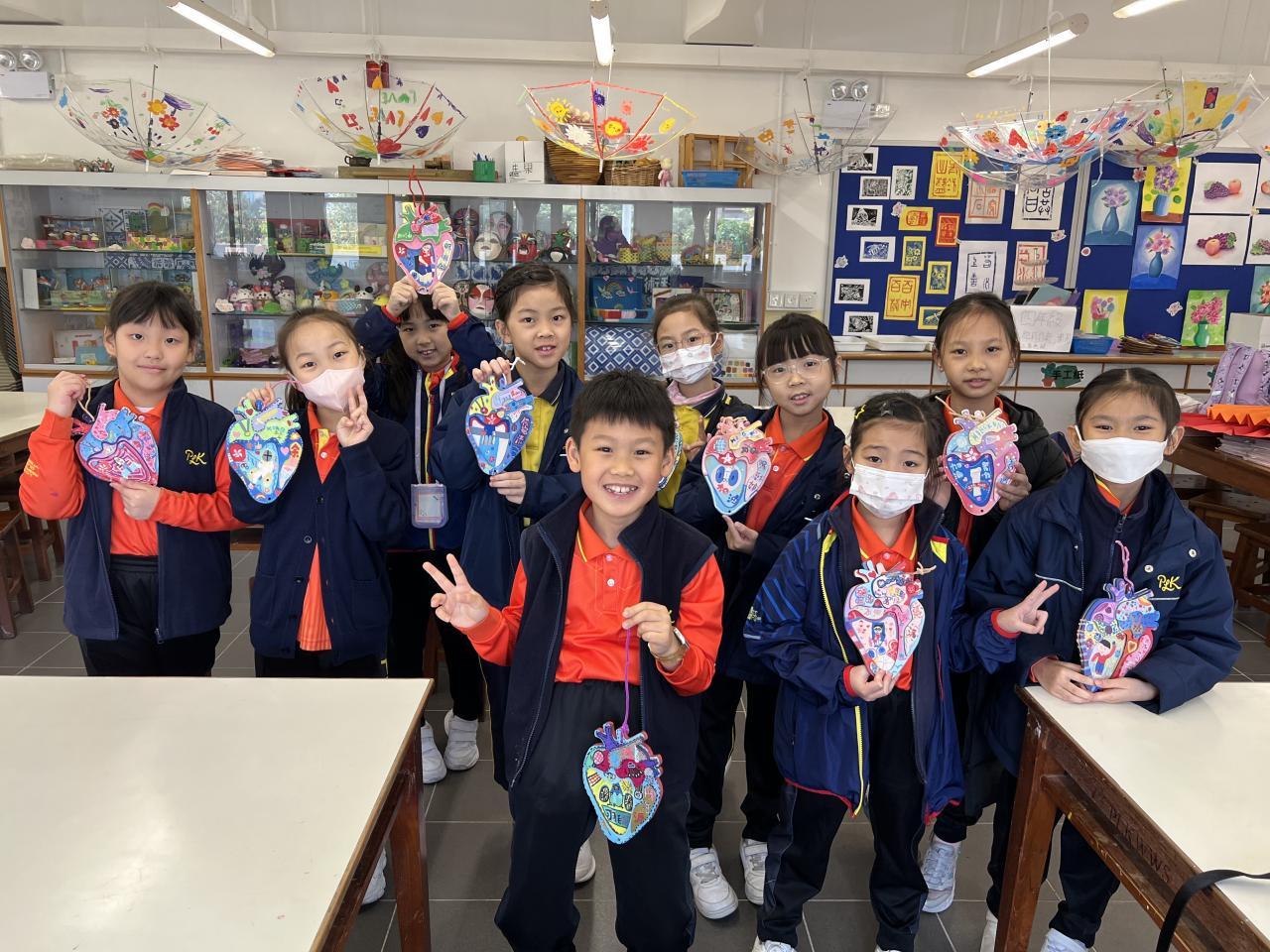 學生以「香港殘疾運動員」為主題創作作品，通過展示他們的非凡人生和成就。學生創作出精彩的作品，讓更多人認識到殘疾運動員的非凡人生！